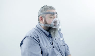 Man wearing simplus mask front side view