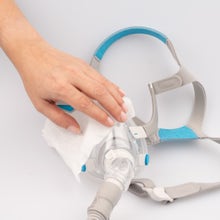 Hand cleaning cpap mask with mask wipe
