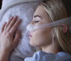 woman sleeping with airfit n30i